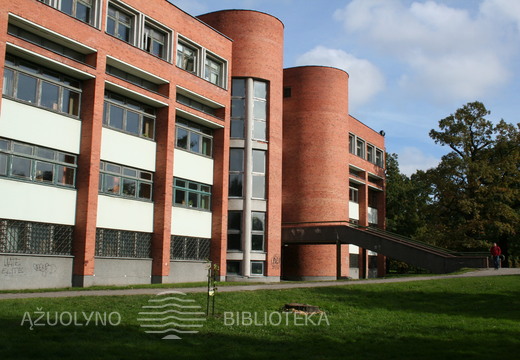 Ąžuoliuko sodinimas