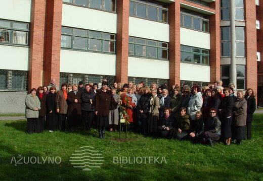 Ąžuoliuko sodinimas