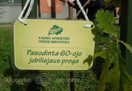 Ąžuoliuko sodinimas