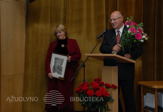Sveikina Kauno prekybos, pramonės ir amatų rūmų gen. dir. V. Šileikis