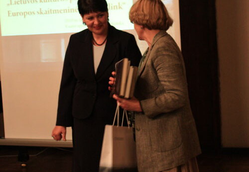 Garbės skaitytojos vardas suteikiamas prof. Nijolei Lukšionytei