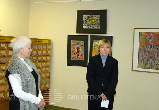 Parodos pristatymas (dailininkė Z.Dargienė, bibliotekos darbuotoja V.Gerasimovienė) 