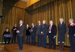Ansamblis &quot;Kupolė&quot; ir vadovas A. Bernatonis (priekyje)