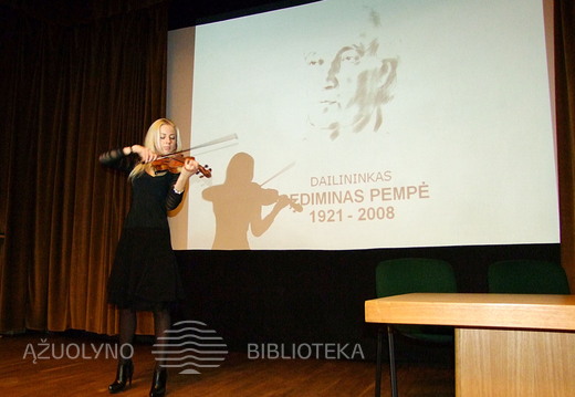 Smuikininkė Viktorija Kukauskaitė