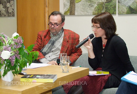 Rolandas Rastauskas ir leidyklos "Apostrofa" direktorė, leidėja ir redaktorė Giedrė Kadžiulytė.