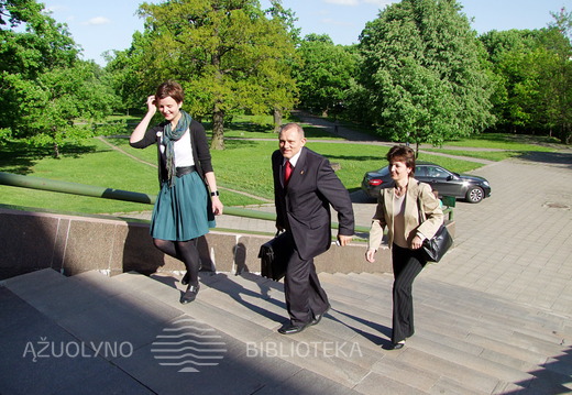 Ugnė Daubaraitė, Vengrijos Respublikos ambasados Lietuvoje misijos vadovas p. Ferenc Blauman ir kanclerė p. Ferencne Blaumann