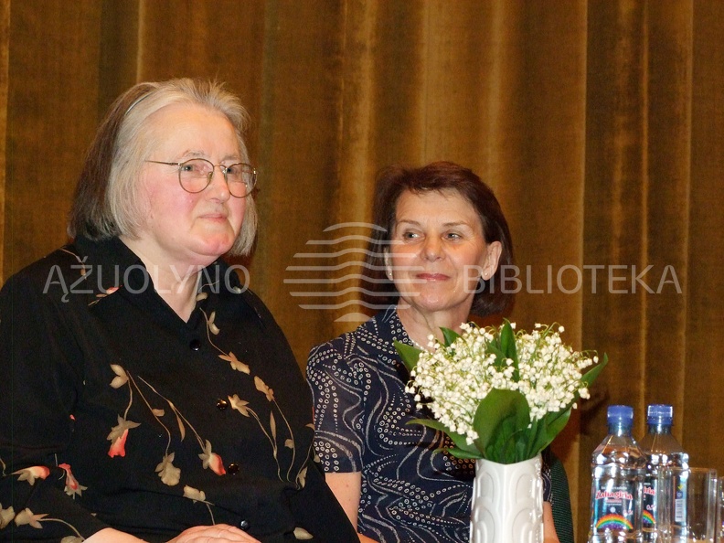 S. ir M. K. Čiurlionių anūkė skulptorė Dalia Palukaitienė ir aktorė Liucija Zorūbaitė