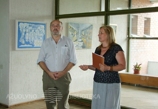 Dailininkas Olegas Karavajevas ir KAVB Kultūros renginių ir leidybos grupės vadovė Rimantė Tamoliūnienė