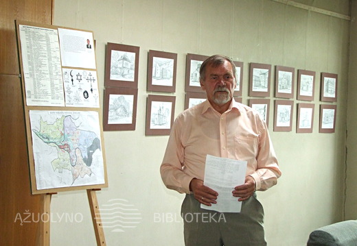 Parodos autorius architektas - dailininkas Jonas Lukšė