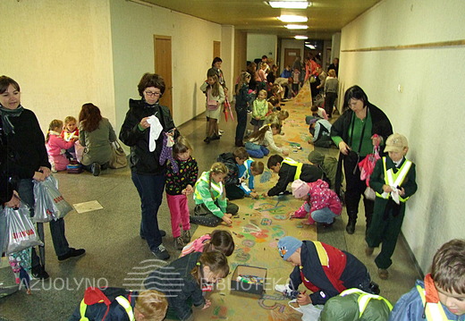 Kuriama ilgiausia "kojinė"