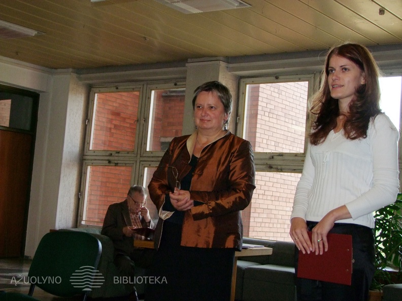 LNB Retų knygų ir rankraščių sk. vedėja Jolita Steponaitienė ir KAVB kultūrinių renginių organizatorė Aistė Megelinskienė