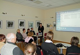 Susirinkusius sveikina Kauno apskrities viešosios bibliotekos direktorė Asta Naudžiūnienė