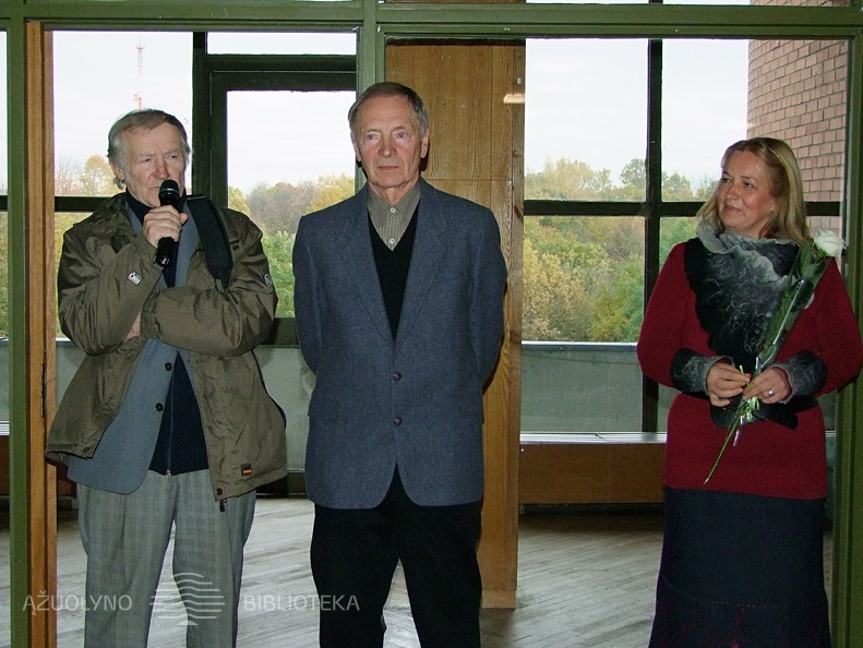 Pirmas iš kairės - fotomenininkas Aleksandras Macijauskas