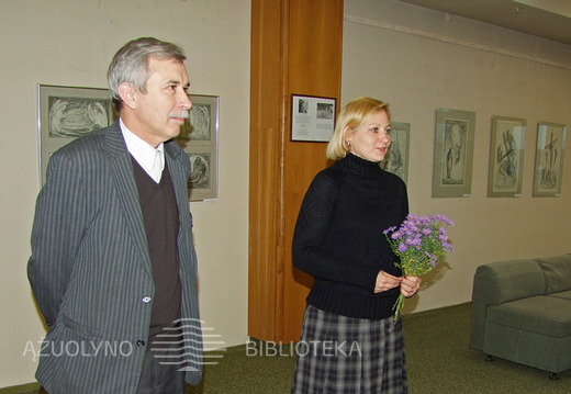 Autorių pristato bibliotekos darbuotoja V.Gerasimovienė