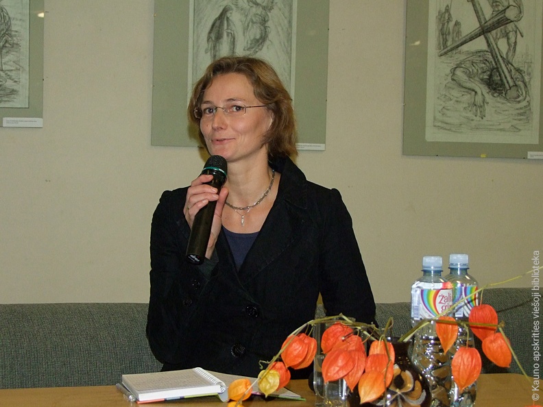 Vakaro vedėja - savaitraščio &quot;Nemunas&quot; žurnalistė Audronė Meškauskaitė