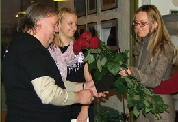 KTU FOTO studijos narius sveikina Kauno miesto savivaldybės atstovė