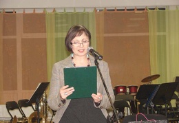 Renginio vedėja I. Jocienė, Trakų rajono kultūros rūmai