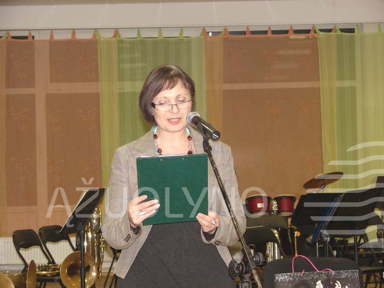 Renginio vedėja I. Jocienė, Trakų rajono kultūros rūmai
