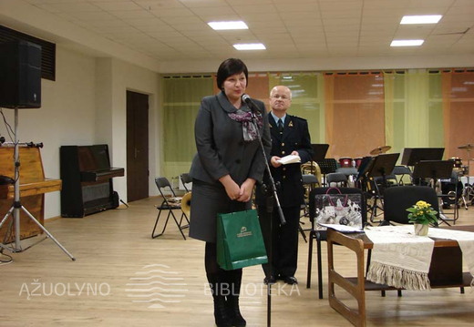 Kauno apskrities viešosios bibliotekos direktorė Asta Naudžiūnienė pristato projektą