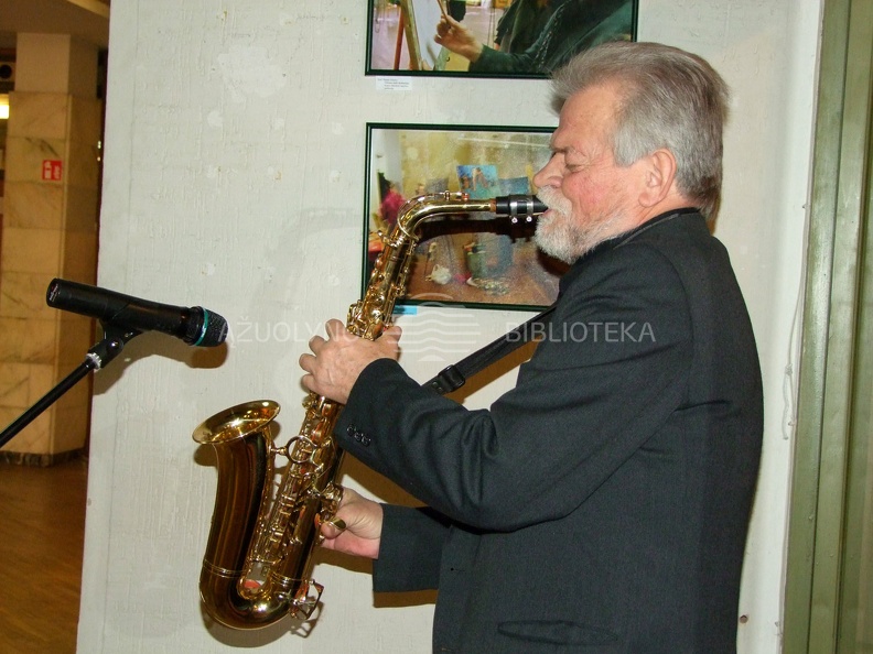 Saksofonu groja Eugenijus Kunickas