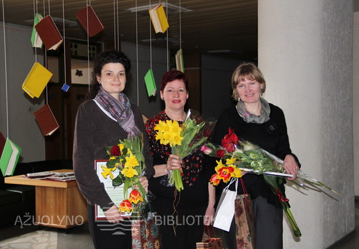 Skaitytojų aptarnavimo sk. Registracijos ir informacijos grupės bibliotekininkės I. Gineikienė, D. Sabienė ir V. Trakimienė