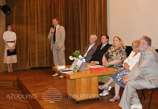 Svečius sveikino Kauno miesto vicemeras kultūros reikalams Vytautas Vasilenko.