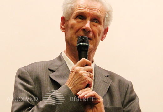 Apie K. Donelaičio memorialą kalbėjo architektas, K. Donelaičio draugijos pirmininkas profesorius Napoleonas Kitkauskas.