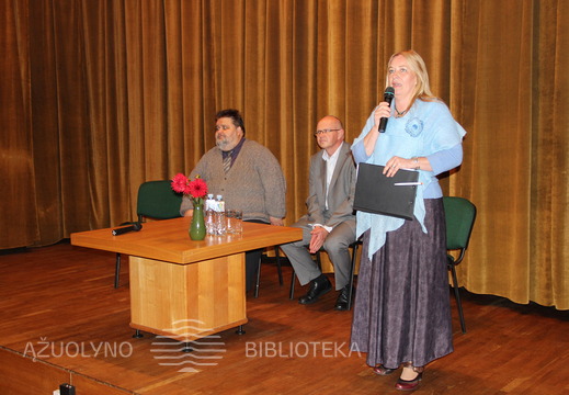 Svečius pristato KAVB Kultūros renginių ir leidybos gr. vadovė Rimantė Tamoliūnienė