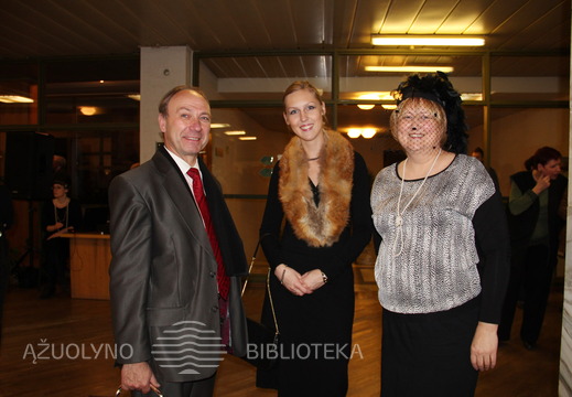 Birštono vicemeras J. Aleksandravičius, KAVB viešųjų ryšių specialistė E. Urbonavičienė ir Birštono viešosios bibliotekos direkt