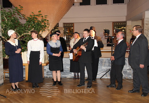 Dainuoja ansamblis „Kupolė“