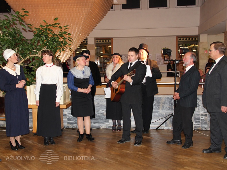 Dainuoja ansamblis „Kupolė“