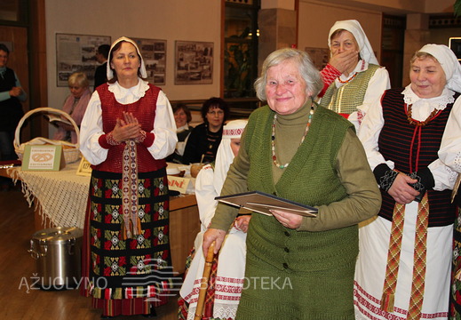 Bibliotekos padėka įteikta ir  S. Voluntienei