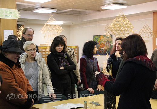 Pasižiūrėti, atsiminti ir pabandyti... nors šiaudinį žaisliuką pasidaryti