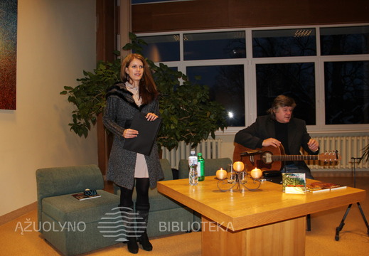 Renginio vedėja Aistė Megelinskienė ir vakaro svečias Edmundas Janušaitis