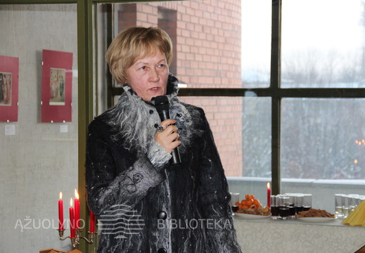 Renginio vedėja - bibliotekos darbuotoja, teatrologė Elvyra Markevičiūtė