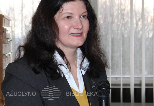 Meno skyriaus vedėja Stasė Jomantienė trumpai pristatė parodą KAVB