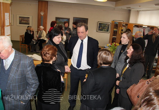 P. Luc Aubry šiltai bendravo su renginio svečiais