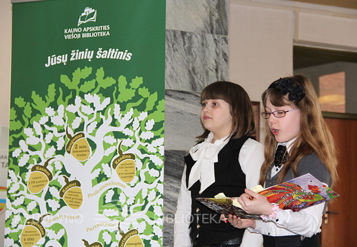 Kauno apskrities Juozo Naujalio muzikos gimnazijos 4A klasės mokinės