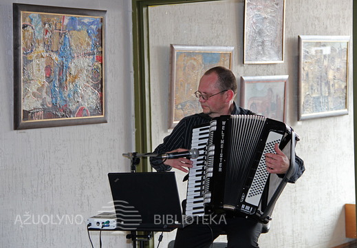 Laisvalaikio centro „GENUJA“ akordeonistas