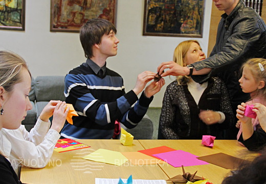 Net ir darant paprastus lankstinius ne vienam reikėjo pagalbos