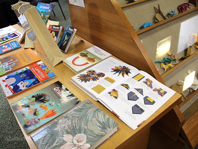 Knygos iš KAVB fondų apie origamį