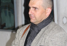 Dailininkę sveikino Lietuvos dailininkų sąjungos Kauno skyriaus pirmininkas G. Vaičys