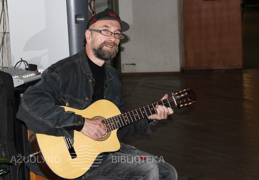 Gitaros garsais jaukią atmosferą kūrė Gintautas Velykis