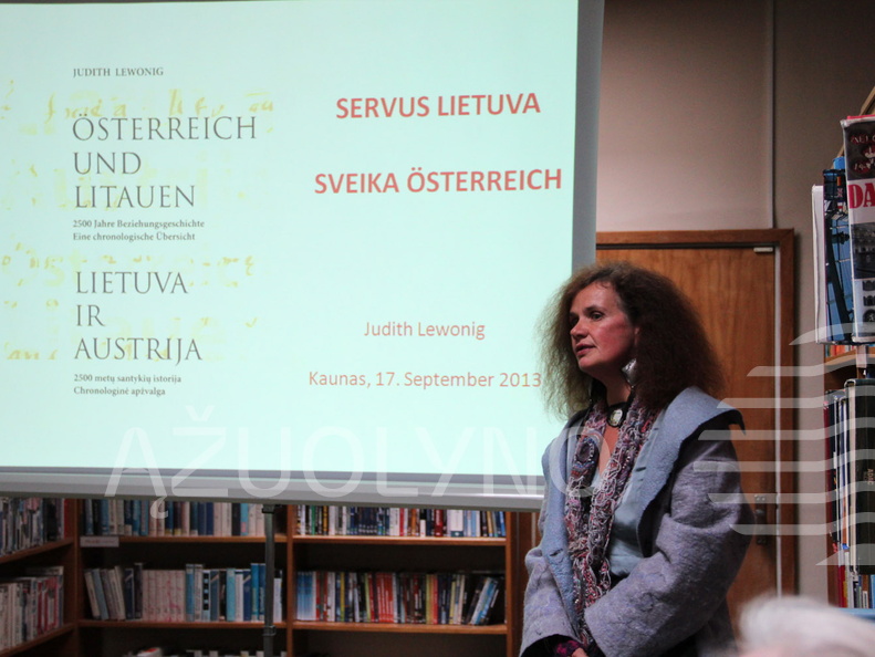 Dalyvius pristatė Vokiškų ir šveicariškų leidinių bibliotekos darbuotoja Vida Korn 