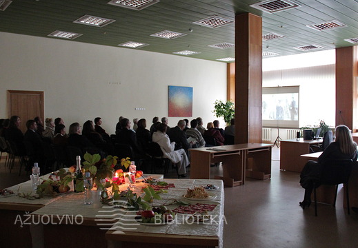 Po vaišių svečiams buvo pristatytas dokumentinis J. Čepo ir S. Dargio filmas „Lituanica" nemari atminties šviesoje" 
