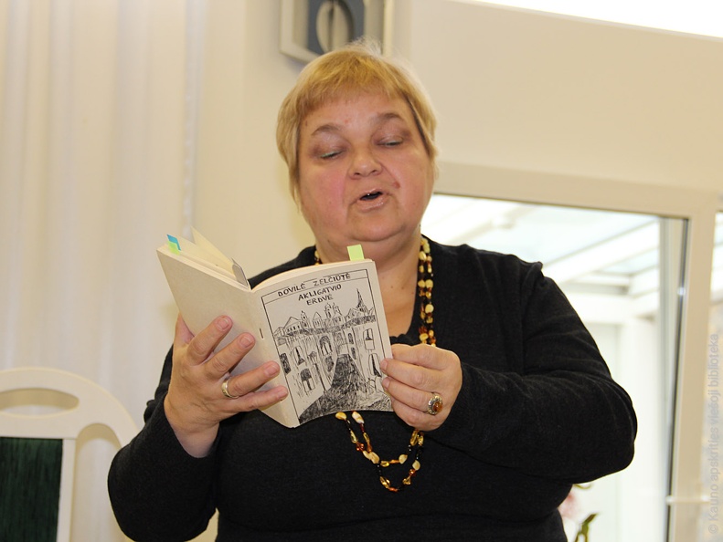 Dovilė Zelčiūtė skaitė eiles ir iš pirmosios knygos