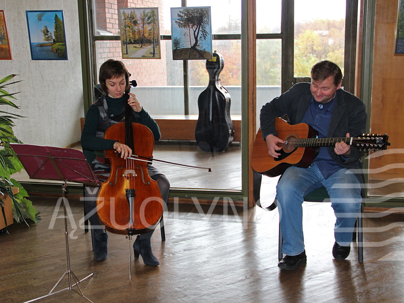 Muzikinę programą renginyje atliko violončelininkė Agnė Arbačiauskienė ir aktorius Giedrius Arbačiauskas