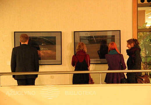 Parodos atidarymo akimirka 