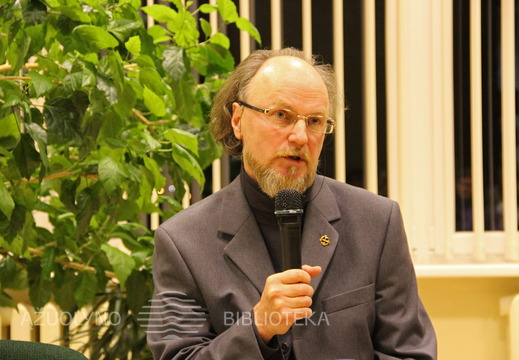 Knygos autorius kun. prof. Romualdas Dulskis