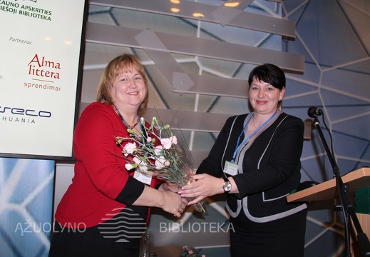 Biršono viešosios bibliotekos direktorė Alina Jaskūnienė ir Kauno apskrities viešosios bibliotekos direktorė Asta Naudžiūnienė